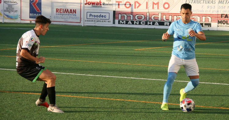 Zurdo en el partido de Mancha Real. Foto: Ciudad de Lucena