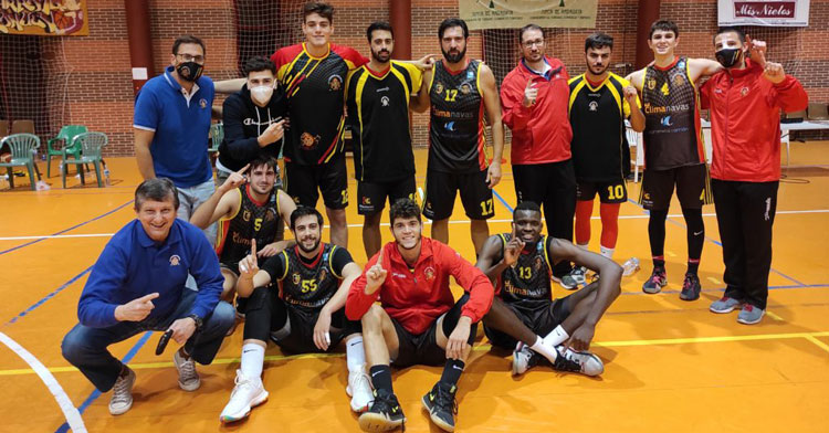Los jugadores peñarriblenses, felices tras su victoria. Foto: CP Peñarroya