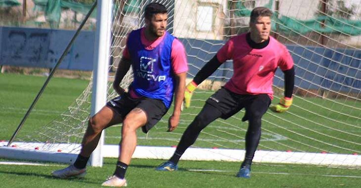 Álex Robles e Isaac Becerra en uno de los entrenamientos de esta semana.