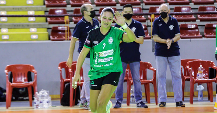 Asun Batista, jugadora de Adesal. Foto: Fran Pérez / Balonmano Adesal