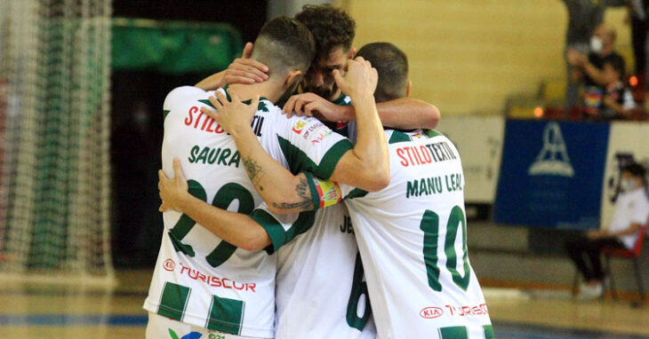 Los jugadores blanquiverdes celebrando un tanto esta temporada