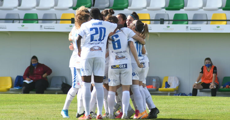 Las jugadoras blanquillas celebran el tanto de María Marín. Foto: CD Pozoalbense