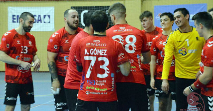 Los jugadores del Cajasur en los momentos previos al choque ante Zamora. Foto: CBM