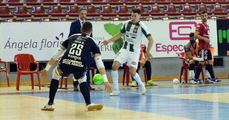 Ricardo Mayor en el partido ante el Zaragoza. Autor: Javier Olivar