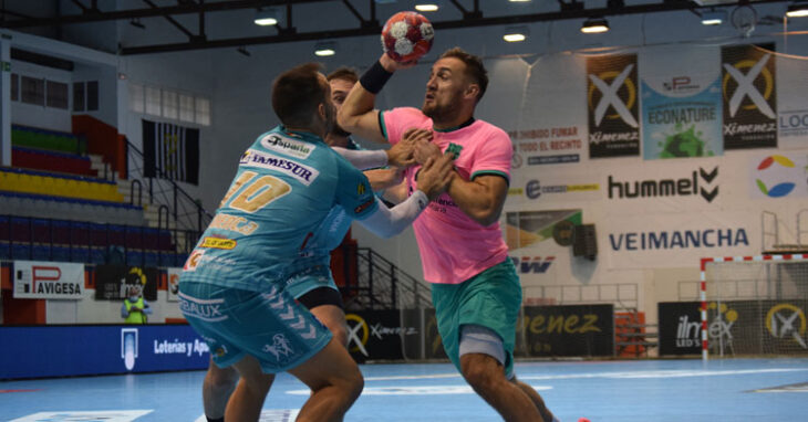 La defensa pontana dificultó muchas veces los ataques blaugranas. Foto: Estefanía Hernández