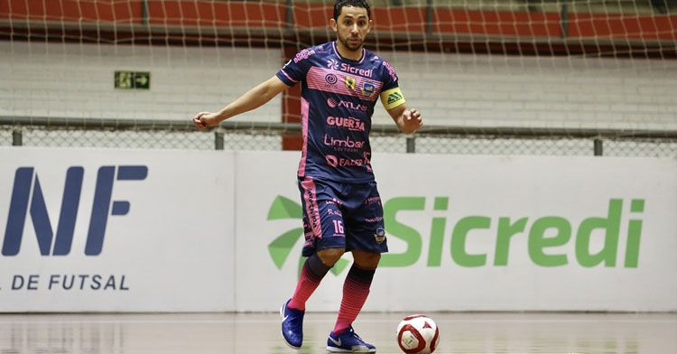 Caio César jugando en Brasil. Foto: Córdoba Futsal