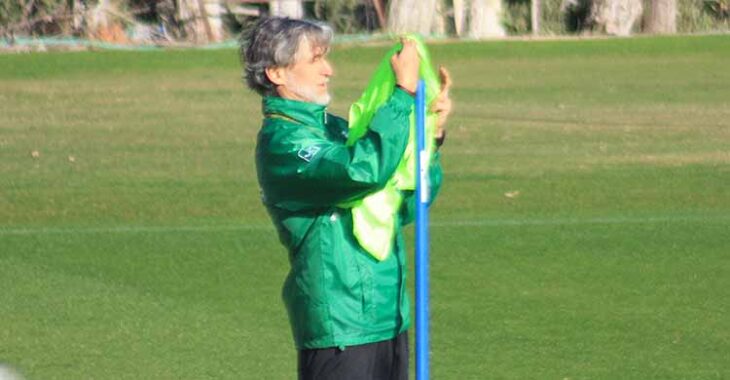 Pablo Alfaro marcando una de las picas para el entrenamiento.