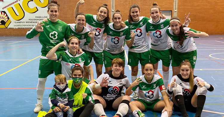 Las jugadoras del Deportivo Córdoba celebrando su triunfo