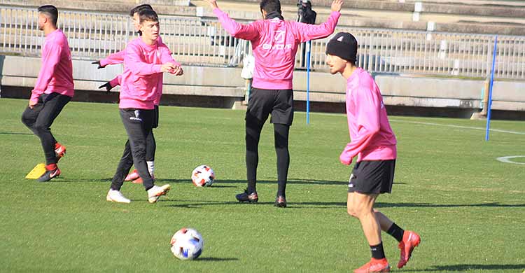 Alberto Salido calentando en la Ciudad Deportiva.