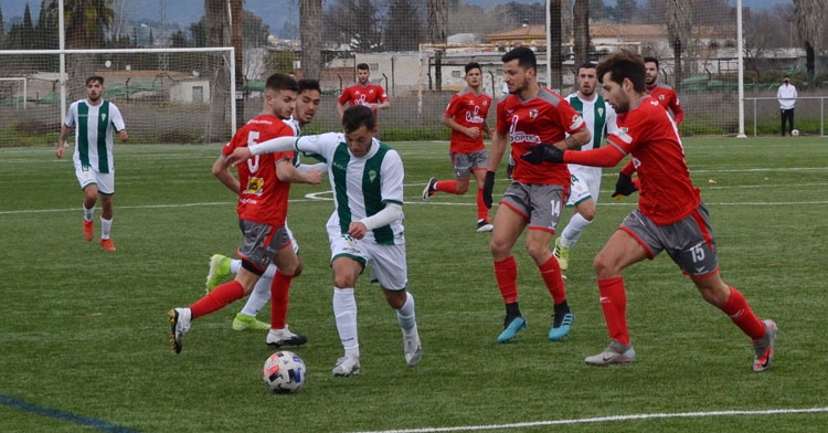 El Córdoba B y el Pozoblanco regalaron un derbi intenso. Autor: Javier Olivar