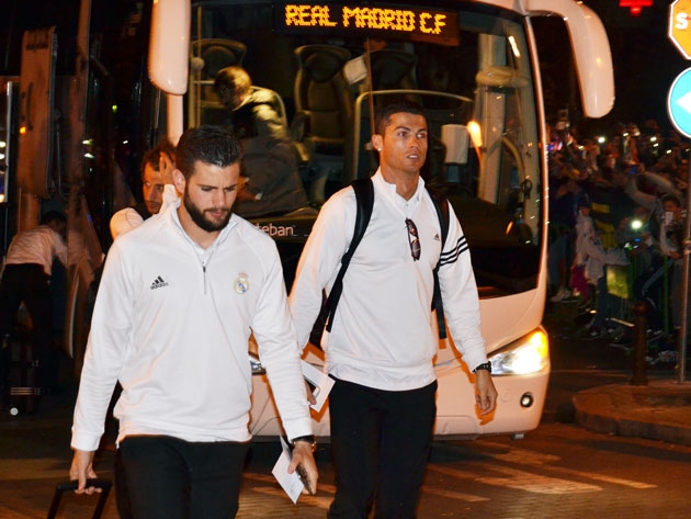 Cristiano Ronaldo en Córdoba, llegando al hotel junto a Nacho