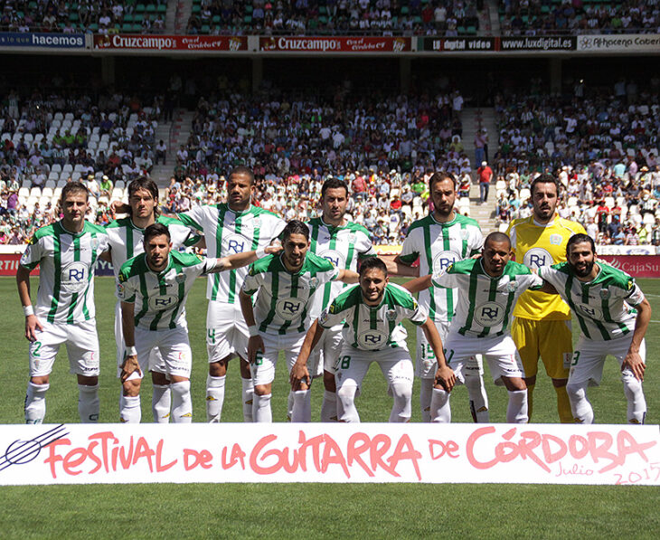 El once titular del Córdoba ante el Barcelona.