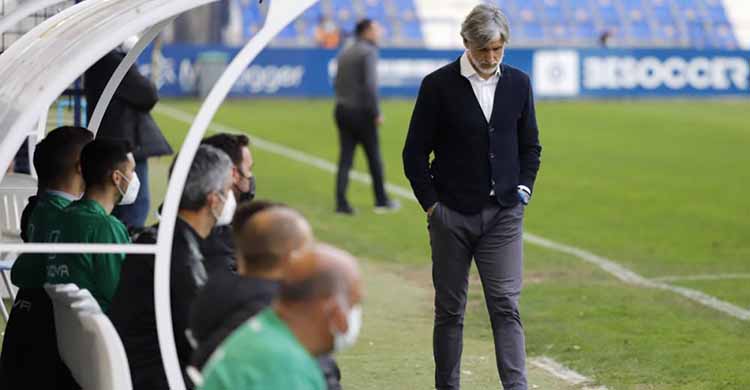 Cabizbajo. Así se fue Pablo Alfaro de La Condomina consciente de la superioridad de su equipo.