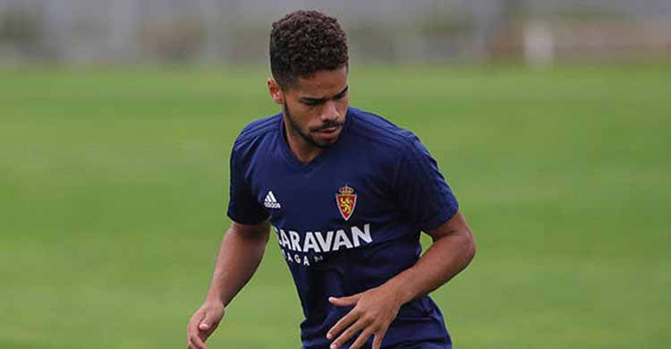Rai Nascimento entrenando con el Zaragoza.