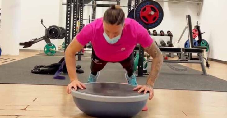 Samu Delgado ejercitándose esta mañana en solitario en el gimnasio de El Arcángel.