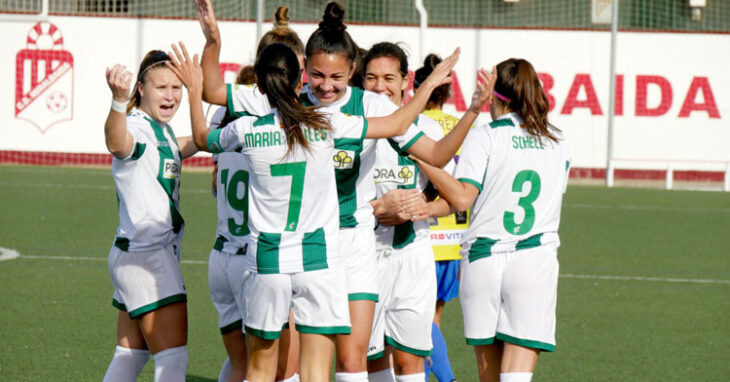 Las jugadoras del Córdoba Femenino celebrando un tanto. Foto: Antonio Quintero / @CordobaFemenino