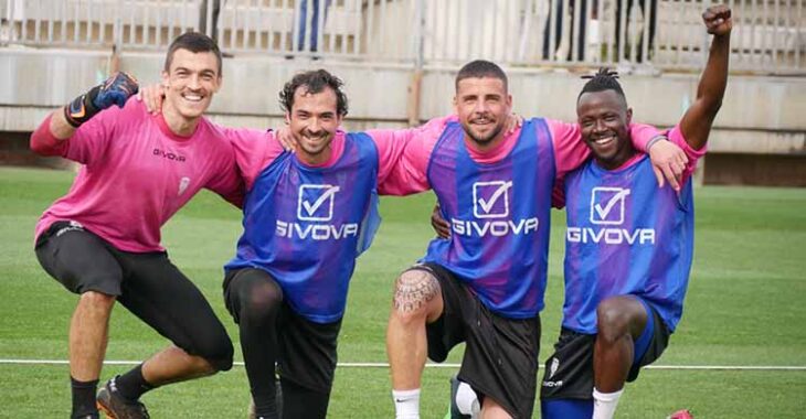 Edu Frías, Miguel de las Cuevas, Xavi Molina y Moussa Sidibé celebrando su triunfo.