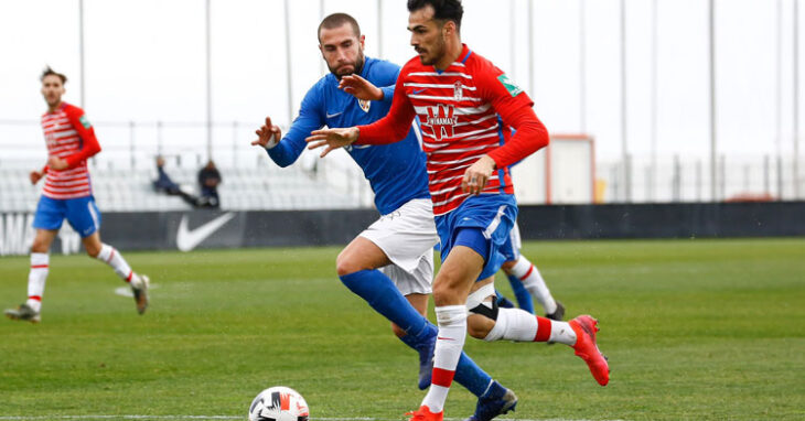 El Recreativo Granada no pudo con el Linares la pasada jornada. Foto: @canteranazari