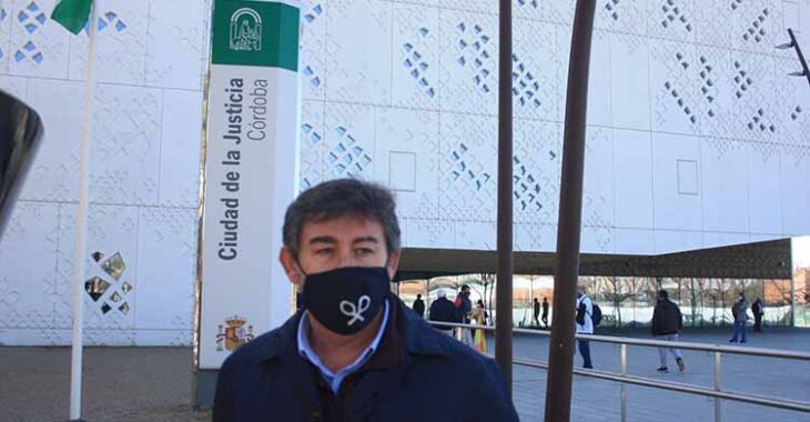Javier González Calvo a su salida de la Ciudad de la Justicia.