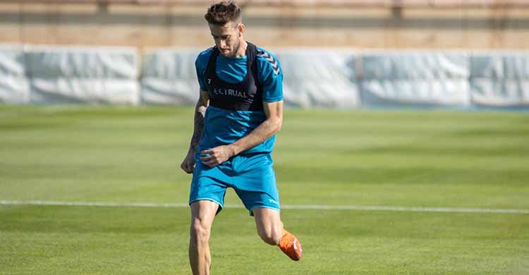 Nahuel Arroyo en un entrenamiento con el Albacete, con el que ya no se ejercitó este lunes.