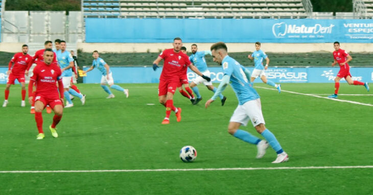 Víctor Morillo en el partido contra el Castilleja. Foto: Ciudad de Lucena