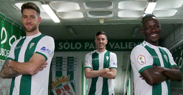 Ródenas, en el centro, junto a los otros dos fichajes invernales del Córdoba CF: Nahuel Arroyo y Sidibé.