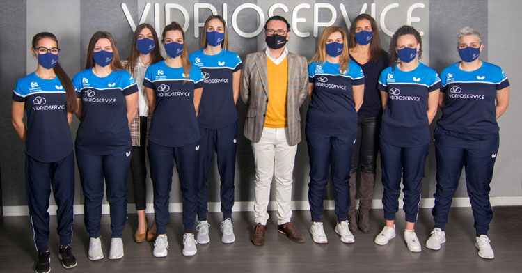 Los planteles del Priego Femenino TM en las instalaciones de Vidrioservice