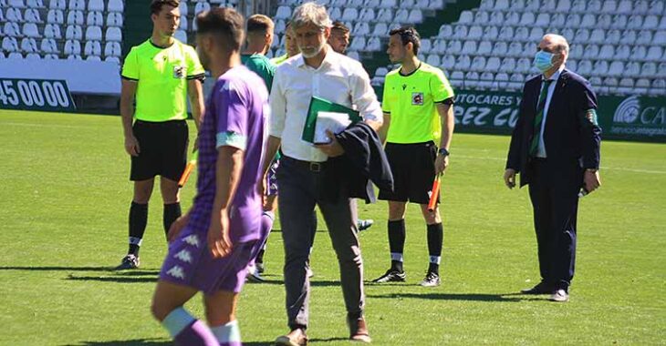 Ido. Pablo Alfaro a la conclusión del partido con el Betis.