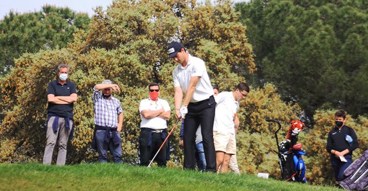 El valenciano Josele Ballester en el tee del hoyo 11.