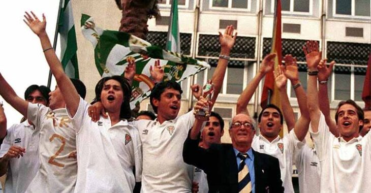 Un joven Loreto festejando el ascenso de Cartagena 1999 junto al inolvidable Litri y Rafa Fernández.Un joven Loreto festejando el ascenso de Cartagena 1999 junto al inolvidable Litri y Rafa Fernández.