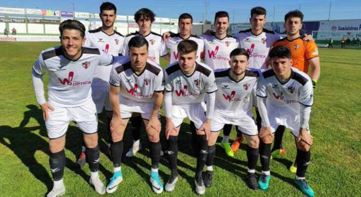 El once del CD Pozoblanco que pudo con el Sevilla C y que llevó a los vallesanos a salir de la zona de descenso por primera vez en la temporada.