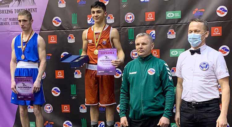 Rafa Lozano sigue subiendo a los más alto del podio a nivel internacional.