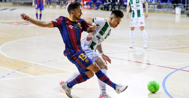 Shimizu en pelea con Joselito. Foto: FCB Fútbol Sala