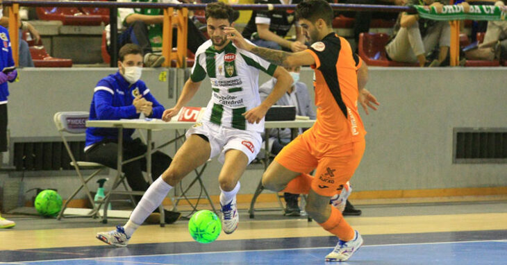 Zequi, uno de los jugadores más en forma del Córdoba Patrimonio, en el partido de ida contra Burela. Foto: @CordobaFutsal