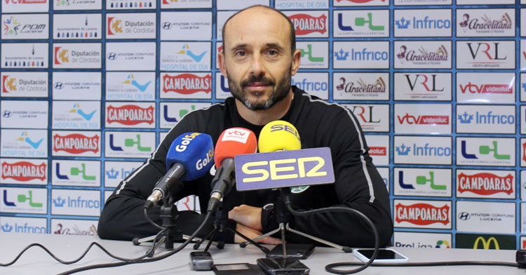Dimas Carrasco en sala de prensa este martes. Foto: Ciudad de Lucena