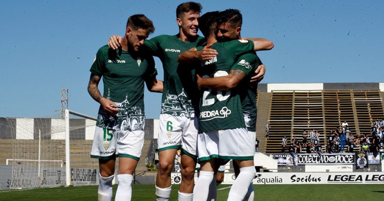 Una de las cinco celebraciones de goles del Córdoba en la primera parte de ayer domingo. Foto: CCF