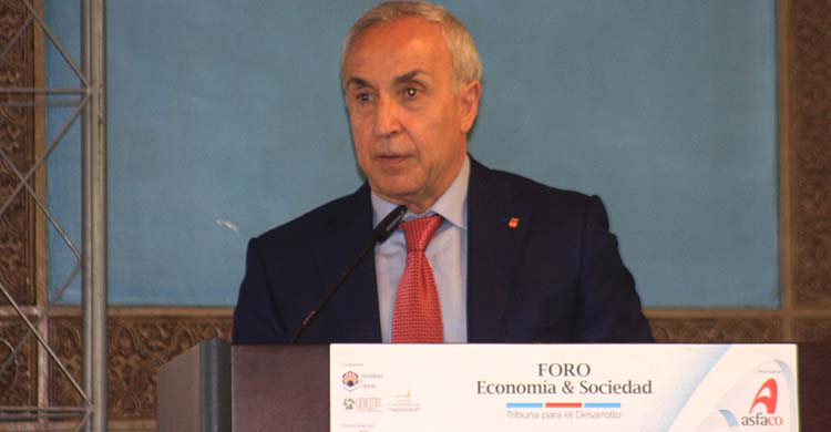 Alejando Blanco durante su ponencia en el salón Mudéjar de la Universidad de Córdoba.Alejando Blanco durante su ponencia en el salón Mudéjar de la Universidad de Córdoba.