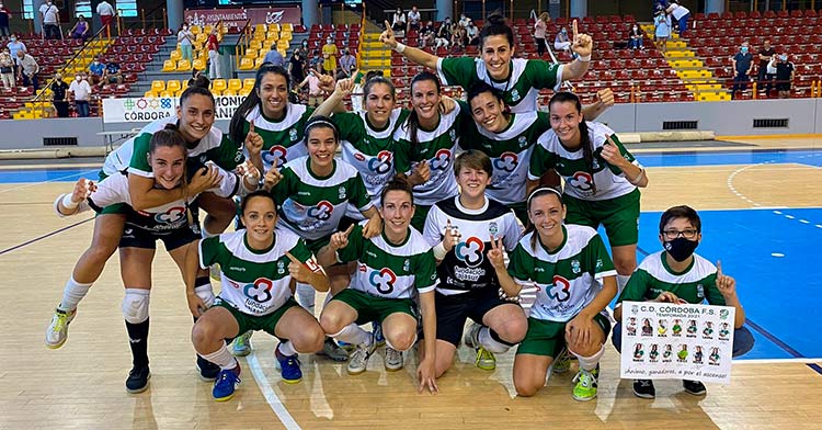 La plantilla del Cajasur Deportivo Córdoba celebrando una de sus victorias. Foto: Cajasur Deportivo Córdoba.