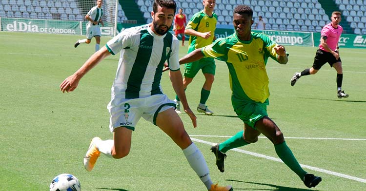Un lance del Córdoba B 8-2 Los Barrios.