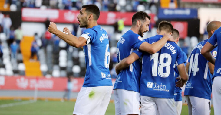 Fran Lara celebrando el tanto del Linares, a la postre estéril. Foto: RFEF