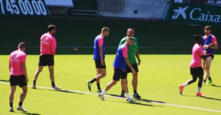 Germán Crespo dirigiendo al primer equipo esta semana hasta el viernes.