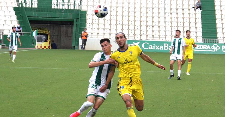 El partido ante el Cádiz B cerró 22 temporadas del Córdoba en Segunda B. Autor: Paco Jiménez
