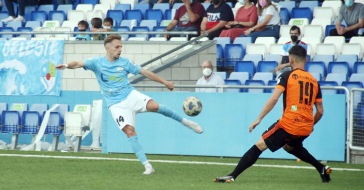 Víctor Morillo en la derrota frente al Xerez Deportivo (0-1).