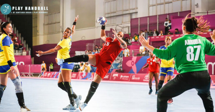 Ciris García en acción en seis metros. Foto: Santiago Russo / Play Handball