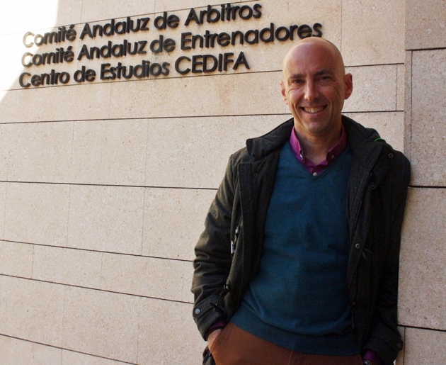 Pedro Benítez en la sede del Colegio de Árbitros.