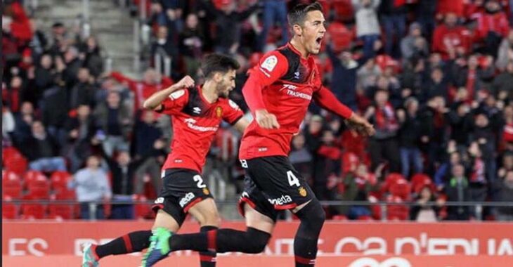 Antonio Raíllo celebrando un gol del Mallorca.