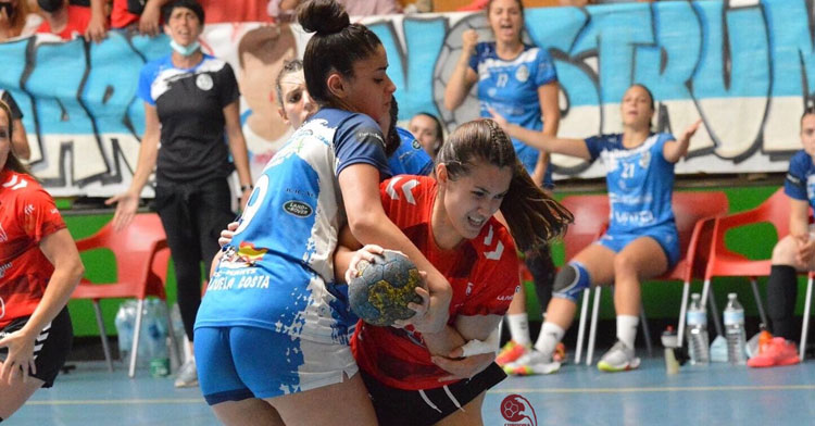 Ángela Flores peleando en seis metros. Foto: CBM