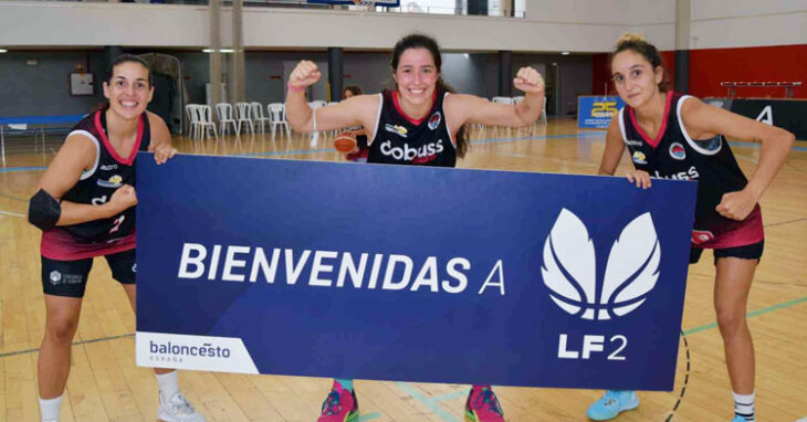 La alegría tras el ascensso del Córdoba Baloncesto Femenino. Foto: Laclasi.es