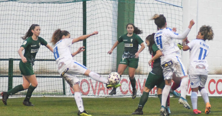 Un momento del derbi en el Municipal de la temporada pasada. Foto: CD Pozoalbense Femenino