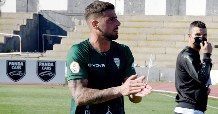 Xavi Molina en el partido contra el Linense en feudo balono. Foto: CCF